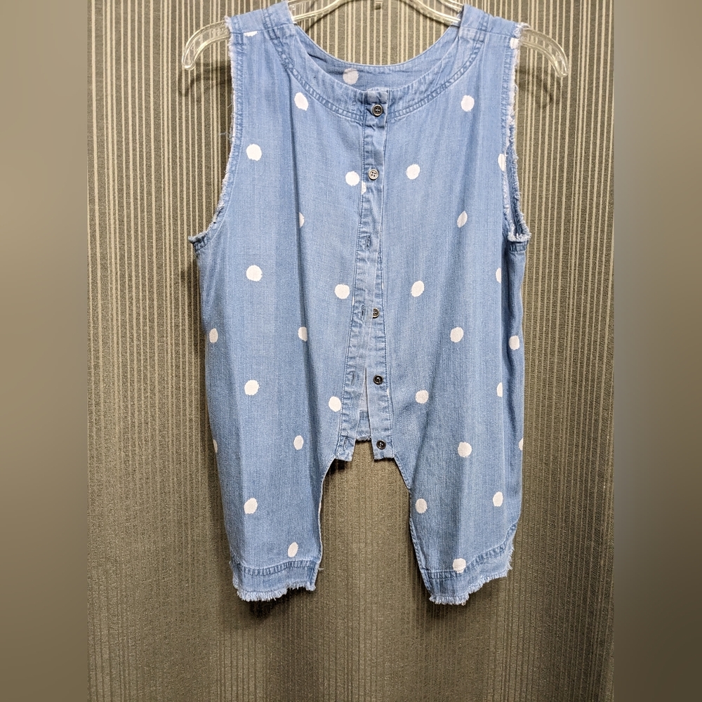 Juniors/Women's M Denim, Polk a Dot sleeveless shirt Hi/low ragged edge.